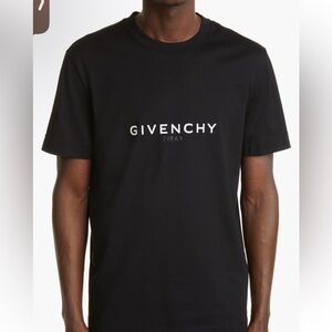 NWT Givenchy slim fit logo tee size large